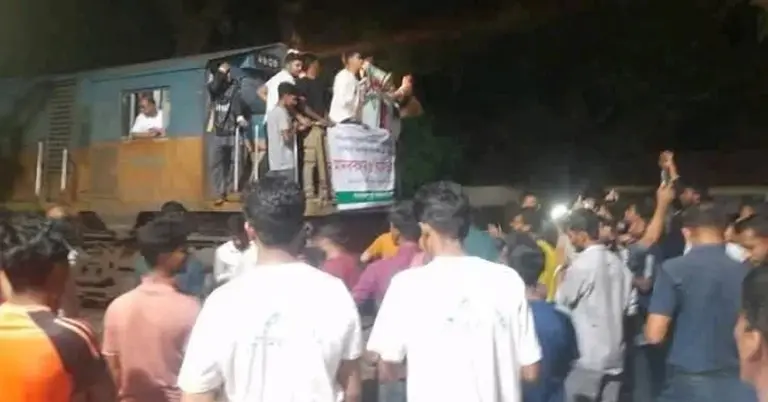 বাংলাদেশ কৃষি বিশ্ববিদ্যালয়ে শিক্ষার্থীদের বিক্ষোভ